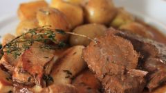 Ochsenbäckchen im Restaurant Auszeit Boek, Mecklenburgische Seenplatte