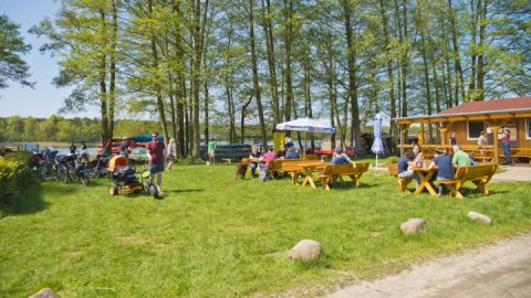 Rastplatz auf der Kanurundtour entspannt 5 - 7 Tage - Müritznationalpark