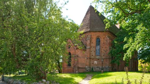 Kirche in Goldberg auf der Wandertour Sand & Ton