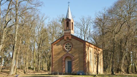 Backsteinkirche in Speck