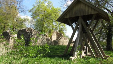 Glockenturm Kirchenruine Schorssow