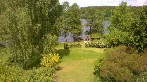 Blick auf die Liegewiese
