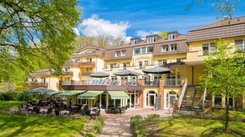 Außenansicht Hotel Kurhaus am Inselsee