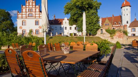 Blick auf das Schloss Basedow