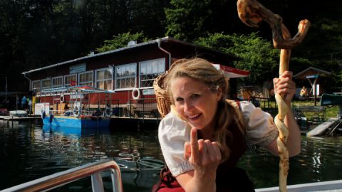 Die Märchenwanderungen starten in der Regel an der Fähre über den Schmalen Luzin