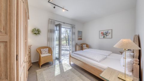 ferienhaus-landidylle-sembzin-schlafzimmer_01