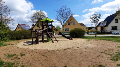 images/Spielplatz-Warenshof