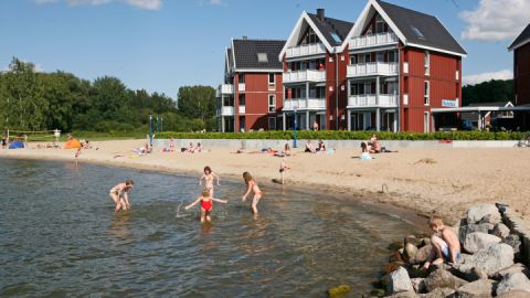 Sandstrand ca. 500 Meter entfernt vom Reisemobil-Stellplatz