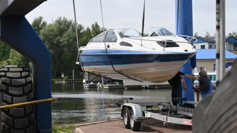 Trailern Sie ihr Boot direkt im anliegenden Hafen