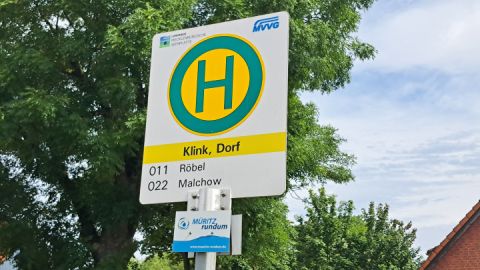 Haltestelle Klink, Dorf
