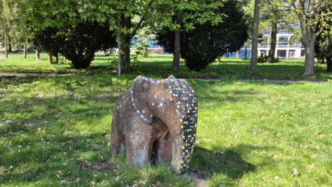 Skulptur Rutschgefahr