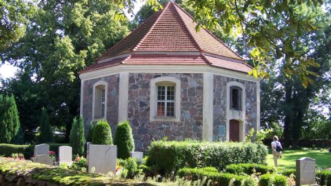 Die achteckige Kirche bietet schon durch ihren Grundriss eine architektonische Besonderheit