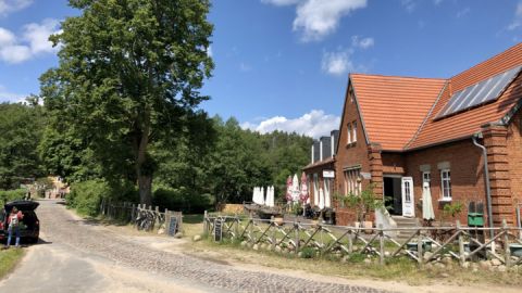 Rastplatz Havelkrug in Granzin auf der Wandertour um den Käbelicksee