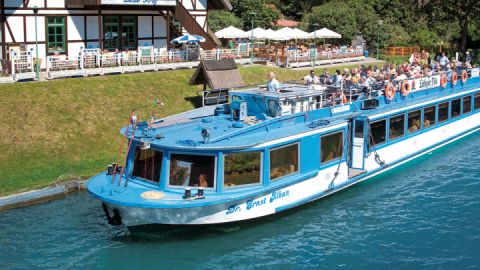 Fahrgastschiff auf dem Plauer See, Mecklenburgische Seenplatte