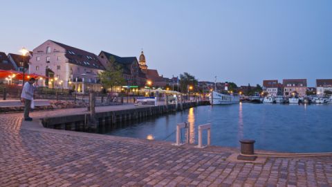 Abendstimmung im Hafen von Waren (Müritz)