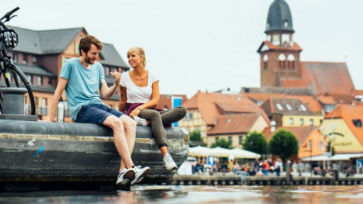 Zwischenstopp mit dem Fahrrad im Hafen Waren (Müritz)