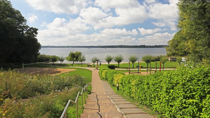 Badestelle Zislow mit Spielplatz