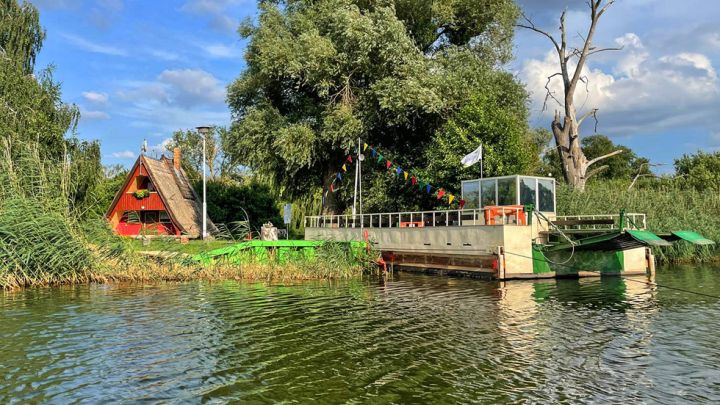 Fähre zur Burgwallinsel Teterow