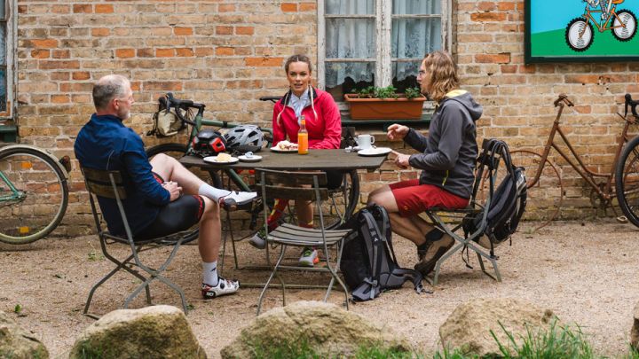 Pause in Schwarzenhof während einer Fahrradtour