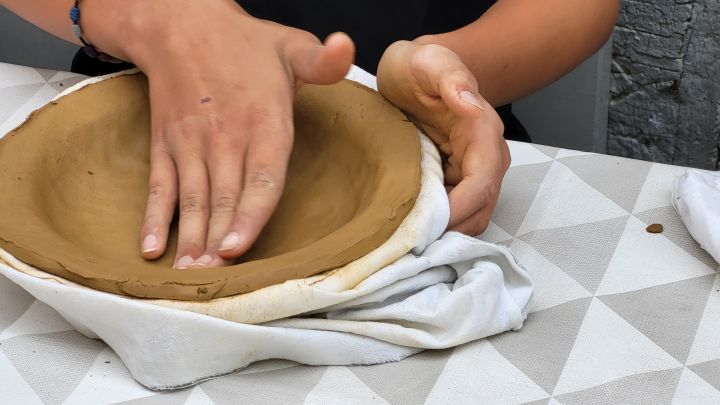 Töpfern eines Vorratsgefäßes Töpfern eines Vorratsgefäßes