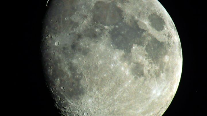 Der Mond mit dem Goldenen Henkel