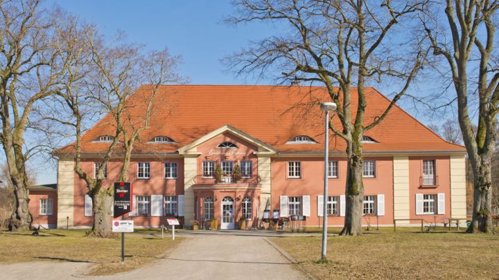 Gutshaus Federow auf der Wandertour Müritz-Nationalpark Weg