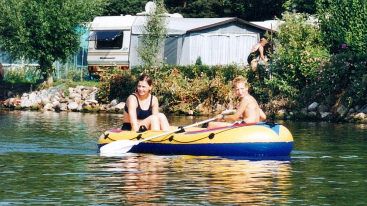 Badespaß vor dem Camping am See Badespaß vor dem Camping am See