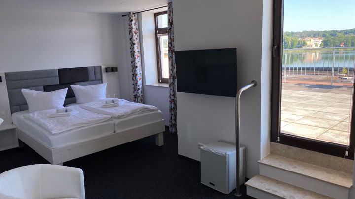 Zehn helle, freundliche Zimmer warten auf Ihren Besuch Zehn helle, freundliche Zimmer warten auf Ihren Besuch