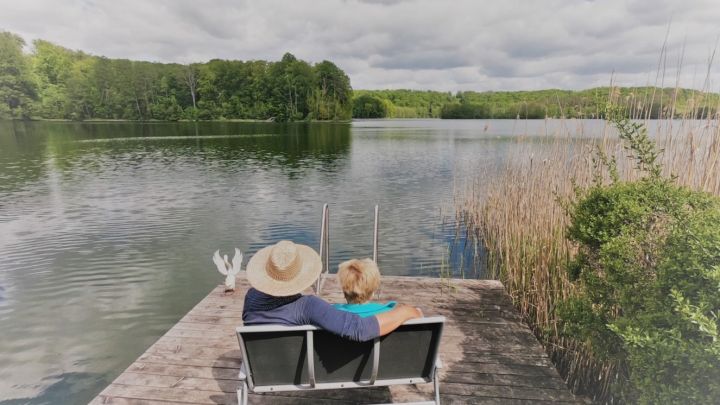 Vom Steg aus haben Sie einen wundervollen Blick über den Haussee