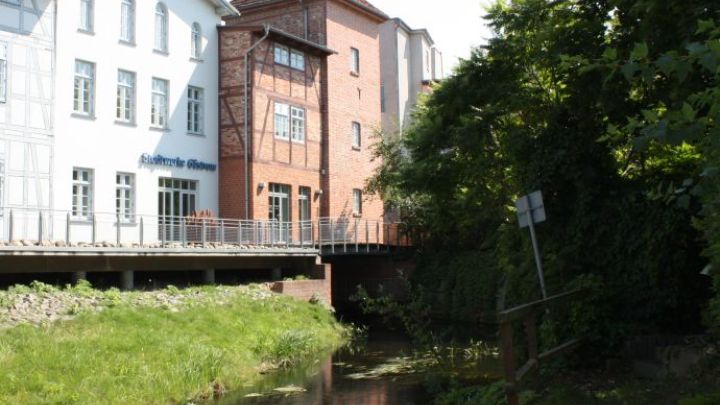 Die Außenansicht des Historischen Wasserkraftwerkes Die Außenansicht des Historischen Wasserkraftwerkes