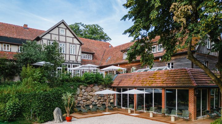 Außenansicht Terrasse und Pool Außenansicht Terrasse und Pool