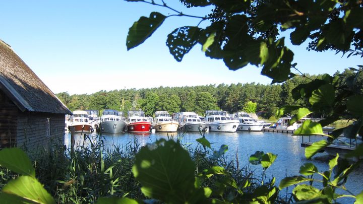 Marina Eldenburg - Yachtcharter Schulz Marina Eldenburg - Yachtcharter Schulz