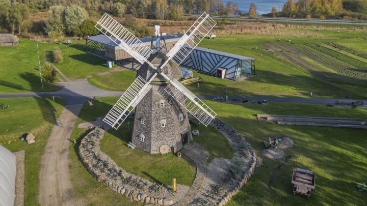 AGRONEUM Alt Schwerin Holländer Windmühle auf dem Freigelände AGRONEUM Alt Schwerin Holländer Windmühle auf dem Freigelände