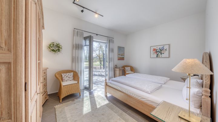 ferienhaus-landidylle-sembzin-schlafzimmer_01