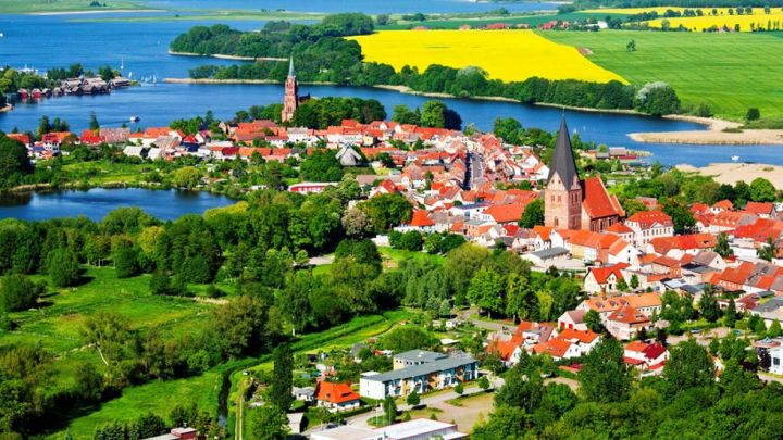 Luftbildaufnahme von der Altstadt in Röbel/Müritz